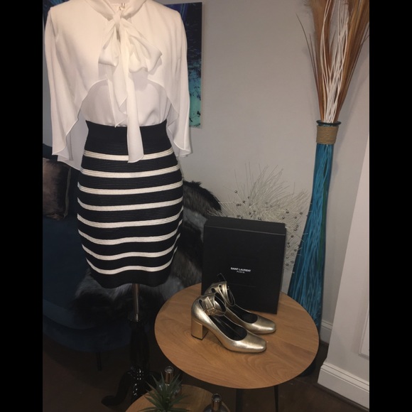 New Saint Laurent Babies Gold Dual Ankle Sandals - Picture 5 of 8